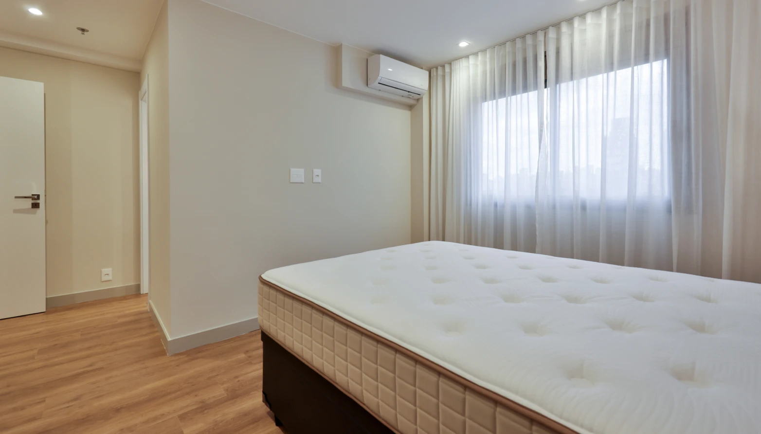 Cover to 2 suites