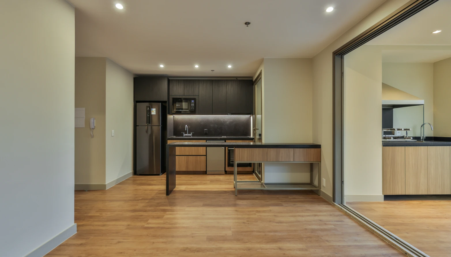 Cover to 2 suites