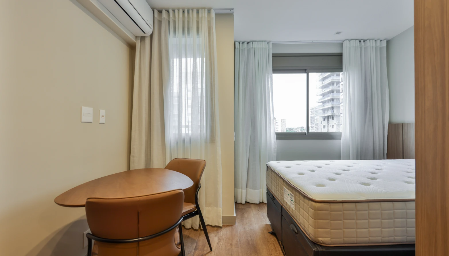 Cover to guest suite