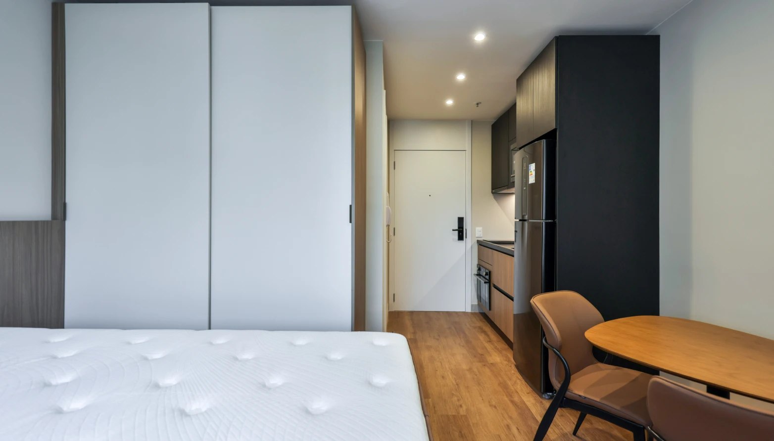 Cover to guest suite